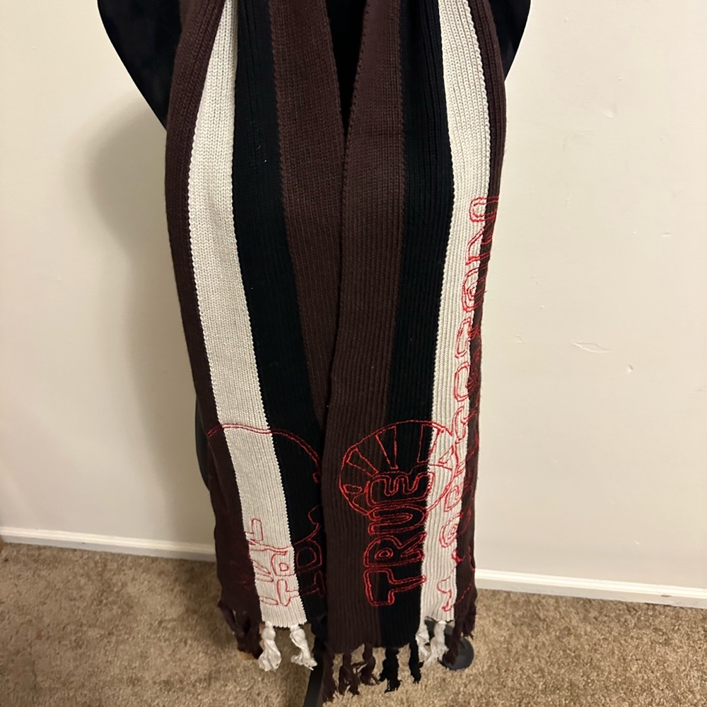 True religion scarf